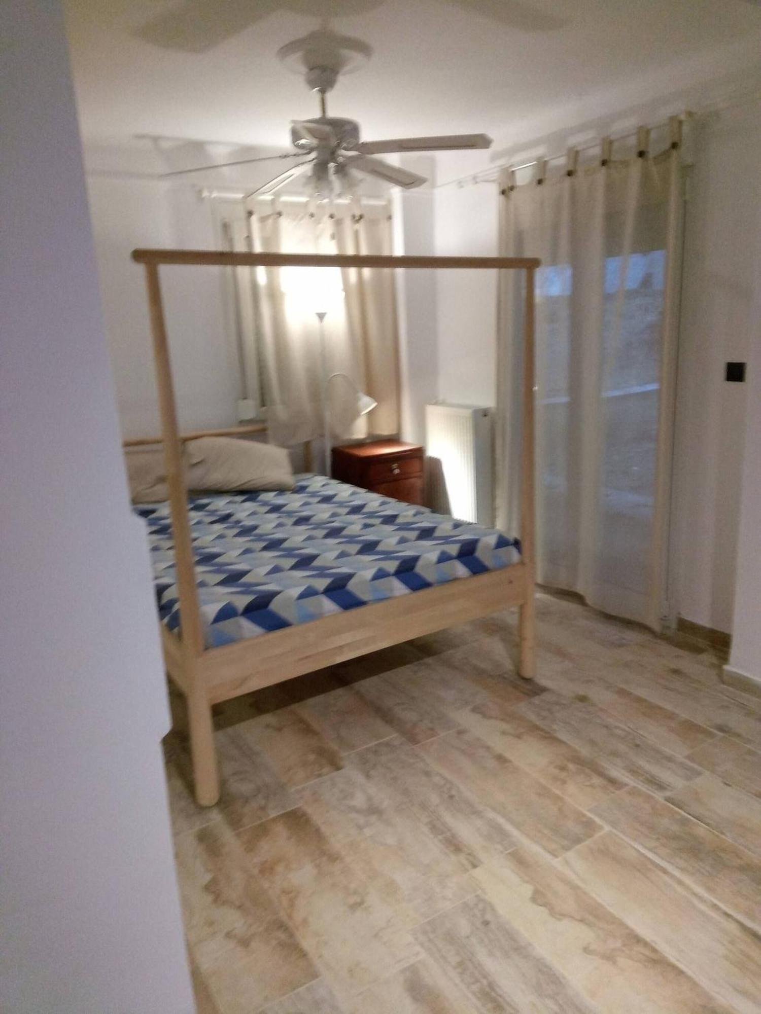 Downtown Apartment With Private Yard Yr1