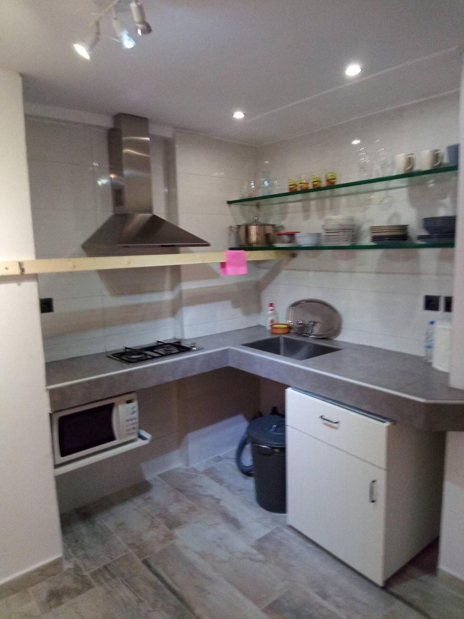 Apartment Downtown Apartment With Private Yard Yr1 *