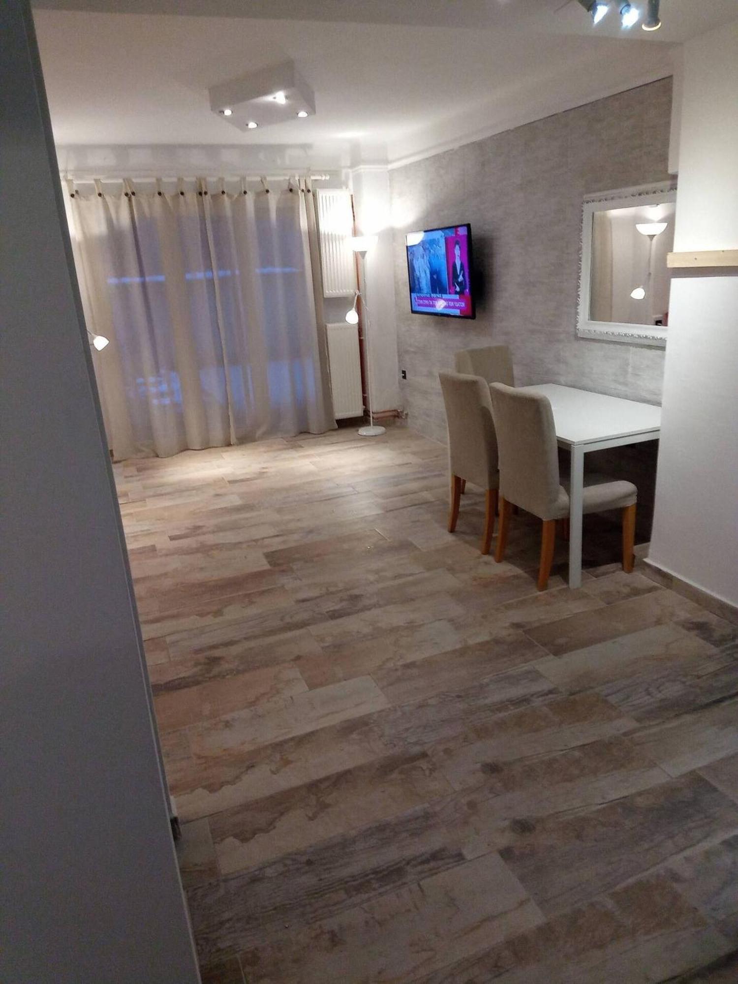 Downtown Apartment With Private Yard Yr1 Apartment Thessaloniki