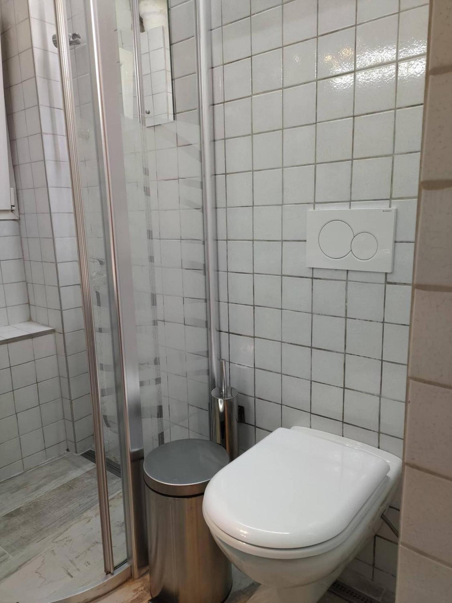 Downtown Apartment With Private Yard Yr1 * Thessaloniki