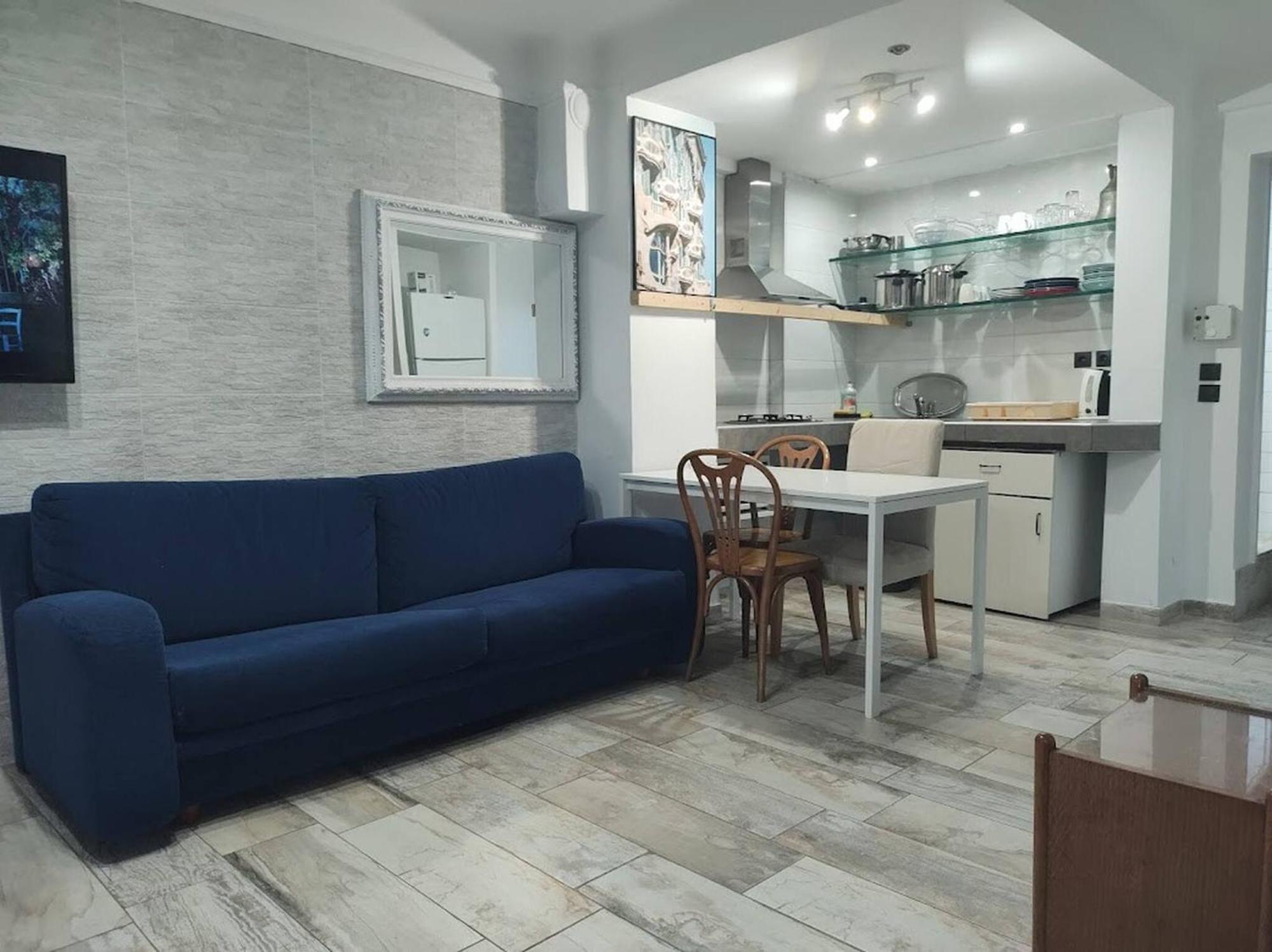 Downtown Apartment With Private Yard Yr1 *